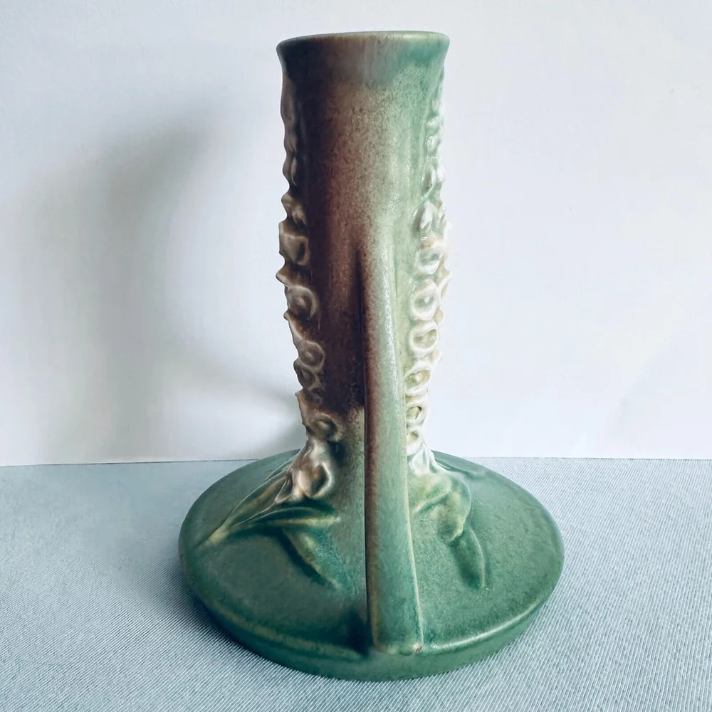 Roseville Pottery Foxglove Bud Vase, Shape 159-5, Petal Green